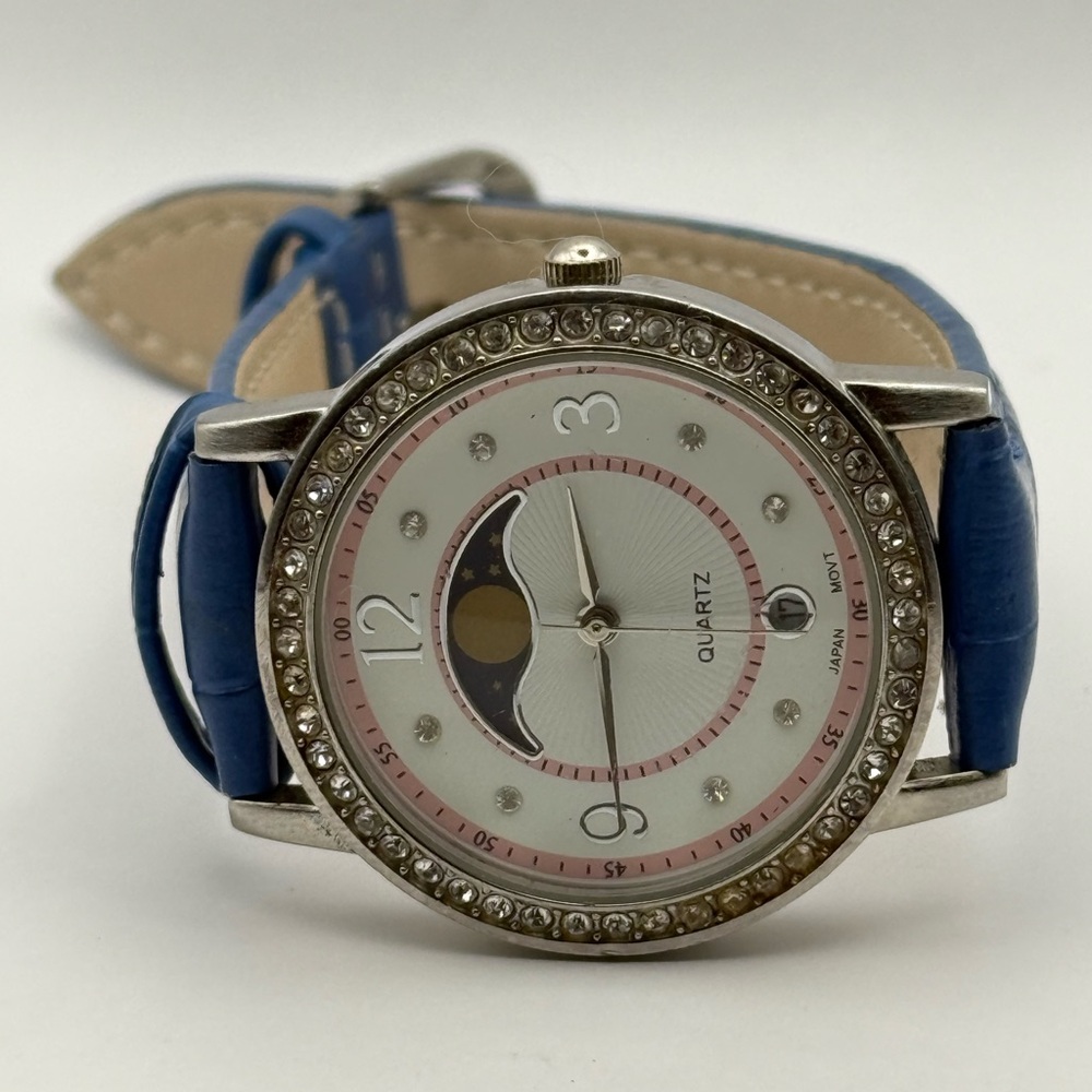 VINTAGE DATE MOON PHASE RHINESTONES DIAL QUARTZ SILVER BLUE BAND (New Battery)